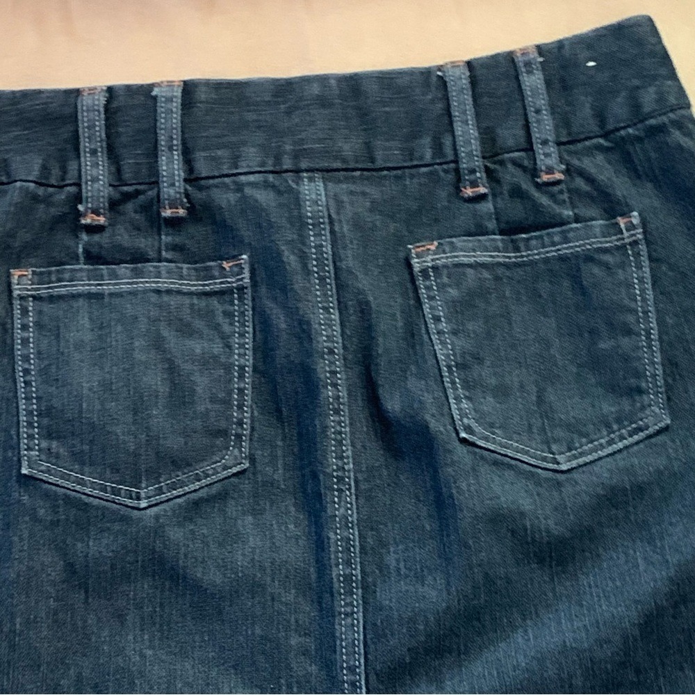 BANANA REPUBLIC. Denim Skirt.2 front & 2 back pockets.Knee length.Sz 8… - Picture 5 of 12